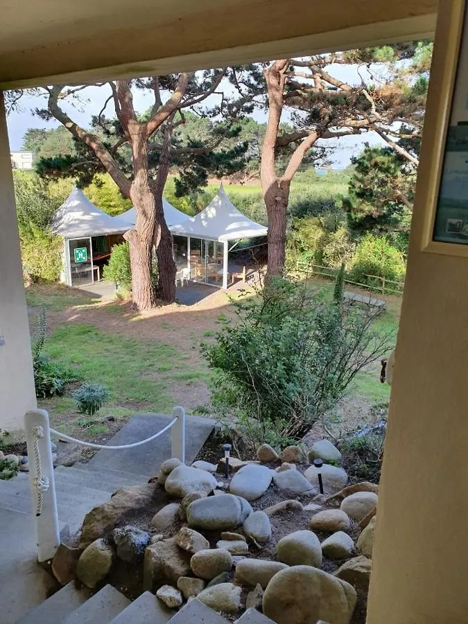 Auberge Granit Rose - Hebergement Partage En Auberge De Jeunesse - Vue Sur Mer - Dortoir Mixte & Camping Trébeurden 0*,  Frankrig