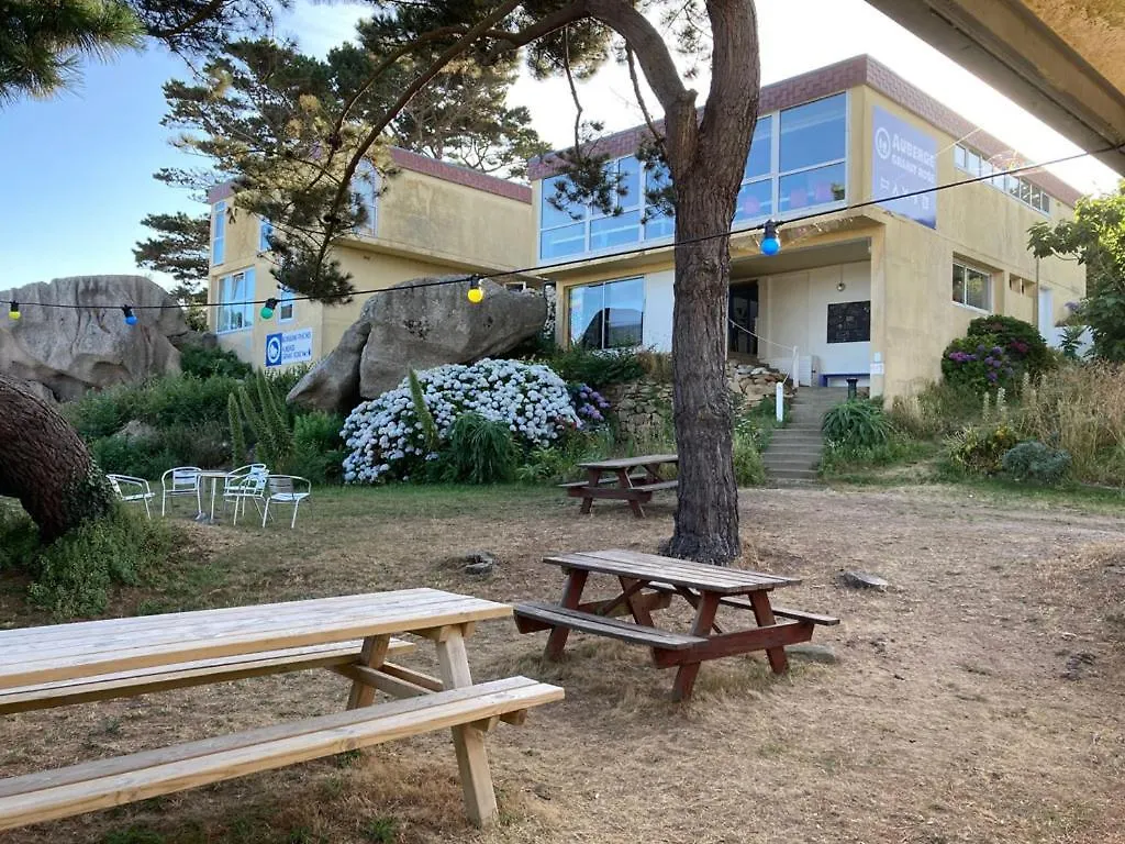 Auberge Granit Rose - Hebergement Partage En Auberge De Jeunesse - Vue Sur Mer - Dortoir Mixte & Camping Trébeurden 0*,